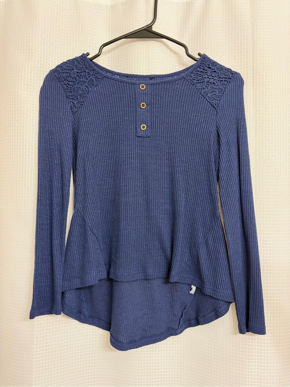 Women's Blue Long-Sleeve Ribbed Top with Lace Shoulders